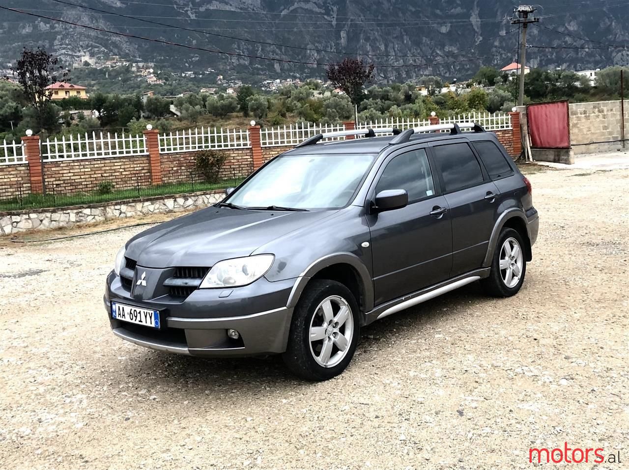 2006' Mitsubishi Outlander photo #3