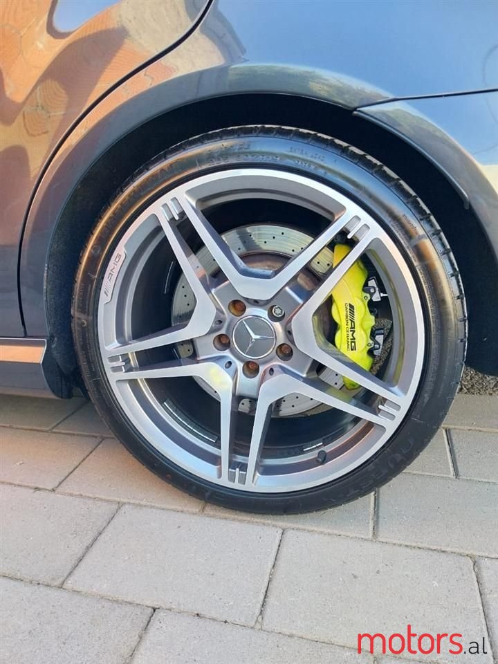 2011' Mercedes-Benz E 63 AMG photo #5