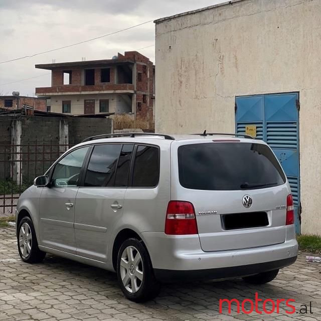 2006' Volkswagen Touran photo #5