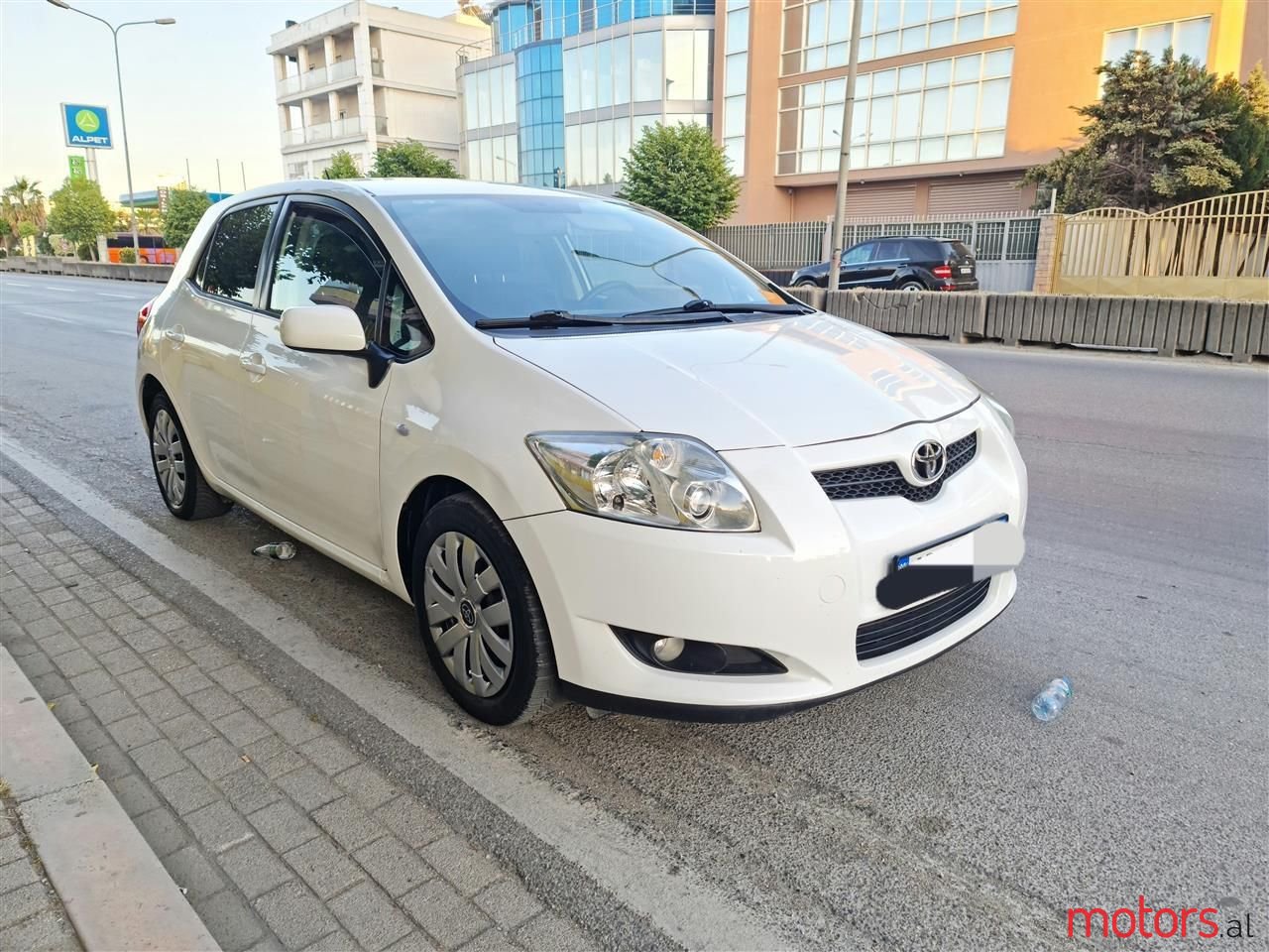 2009' Toyota Auris photo #4