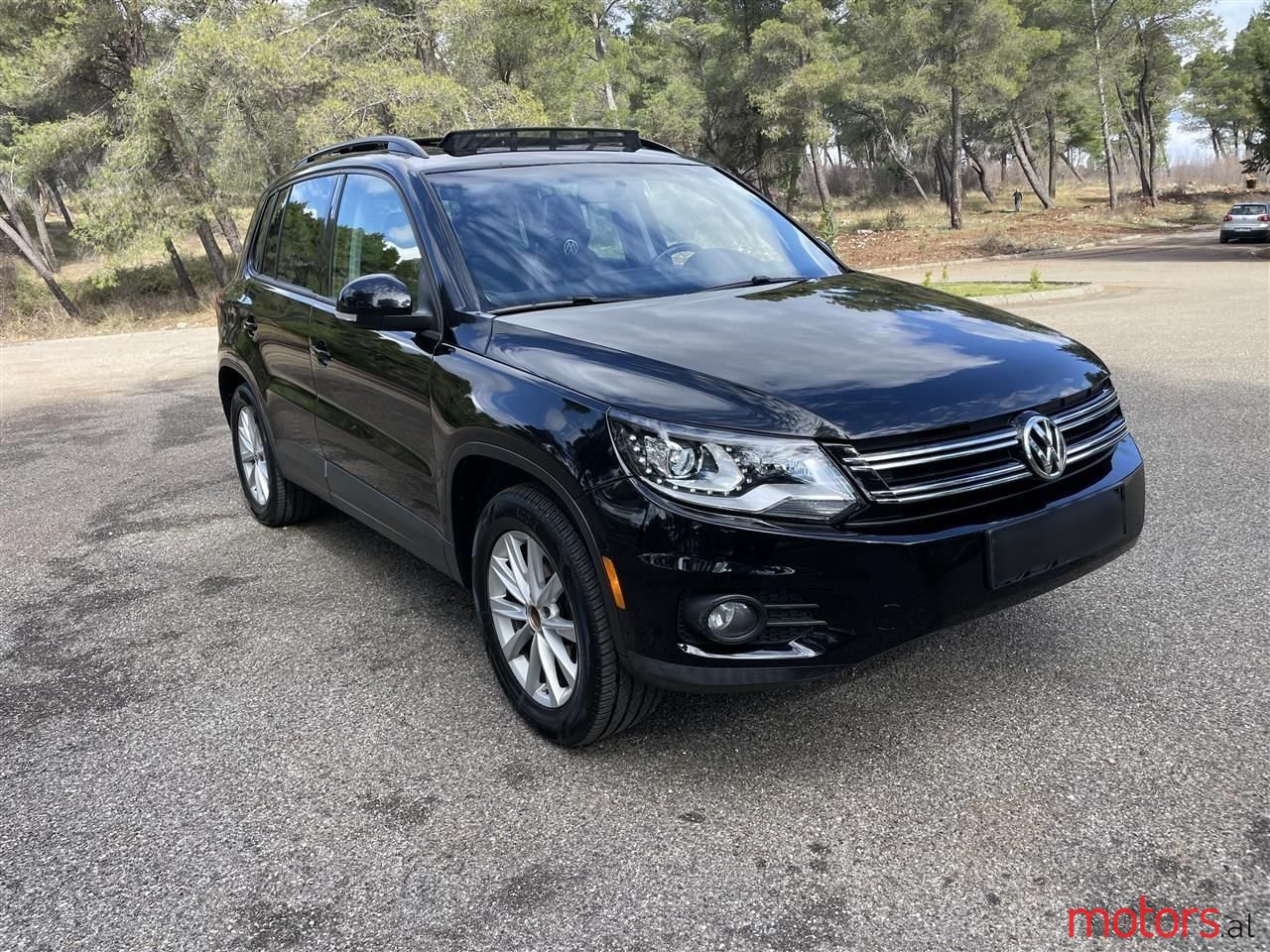 2012' Volkswagen Tiguan photo #4