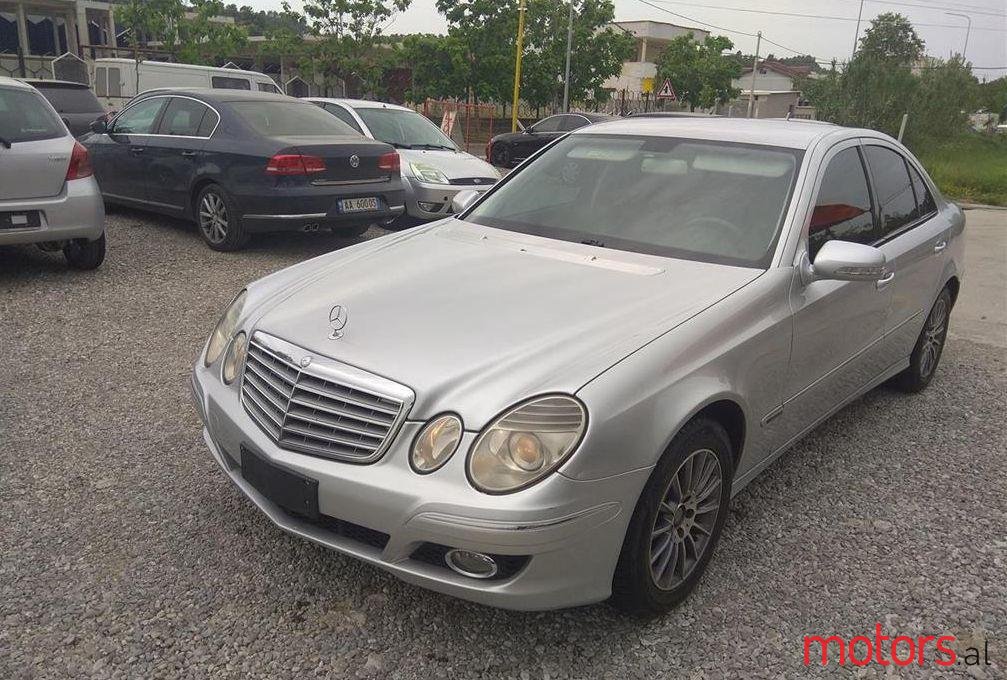2007' Mercedes-Benz E 220 photo #1