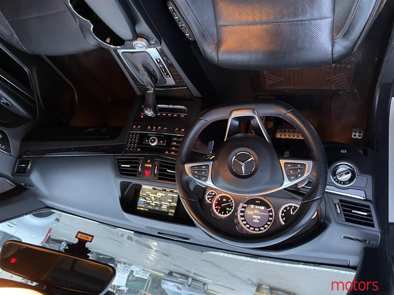 2010' Mercedes-Benz E 55 Amg photo #2