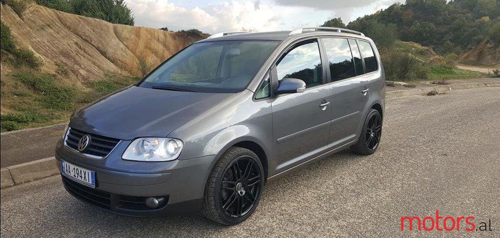 2006' Volkswagen Touran photo #1