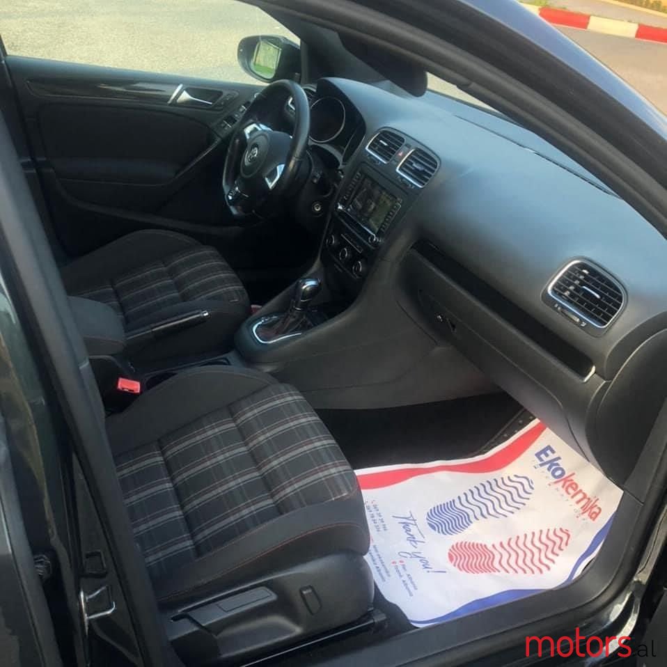 2011' Volkswagen Golf photo #5