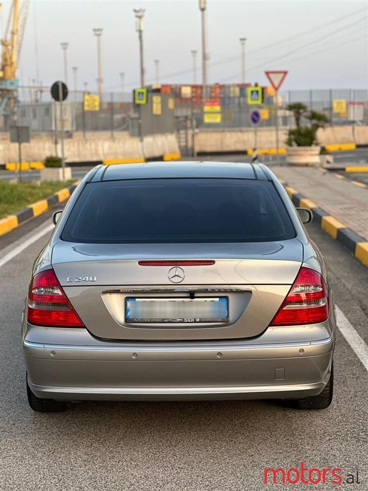 2004' Mercedes-Benz E 240 photo #2