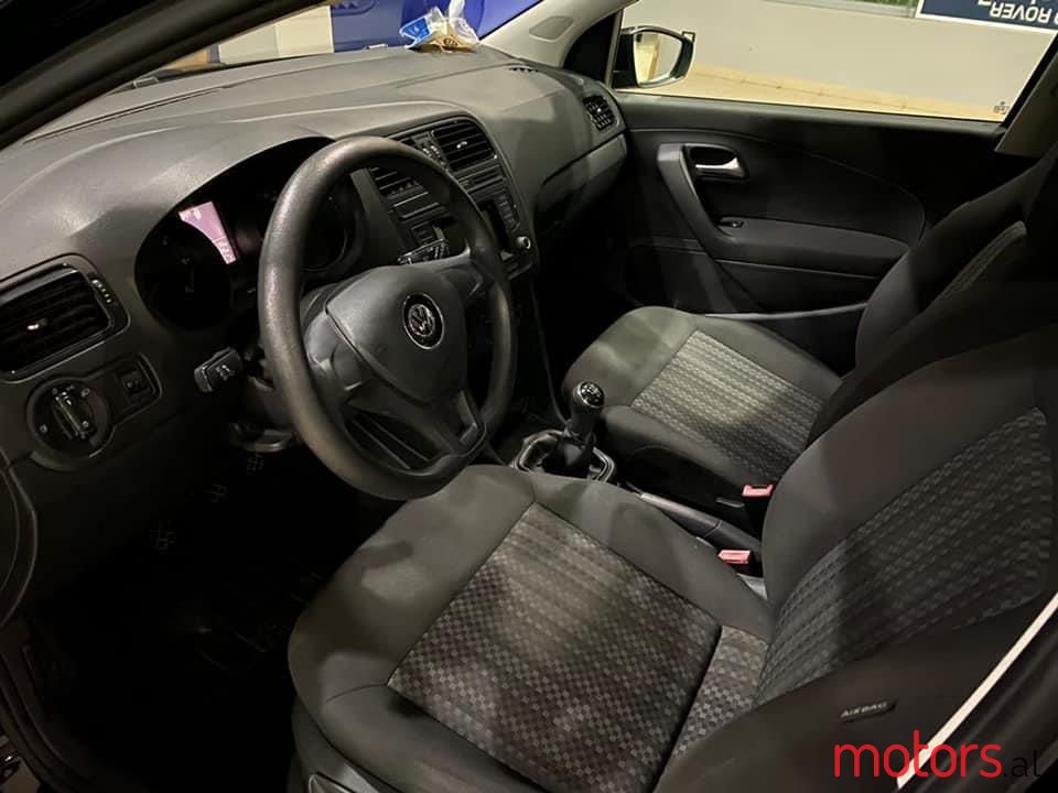 2015' Volkswagen Polo photo #5