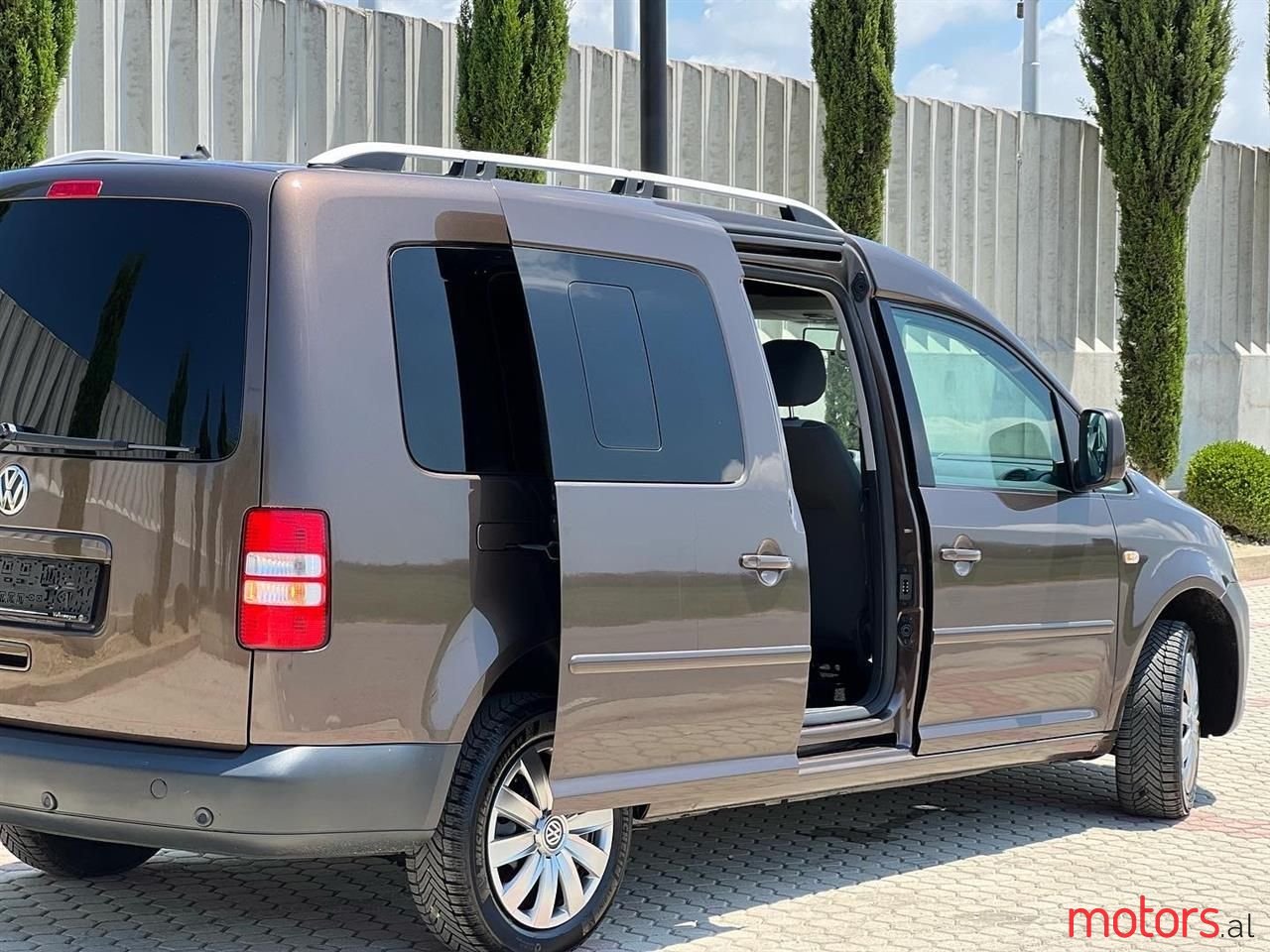 2014' Volkswagen Caddy photo #4