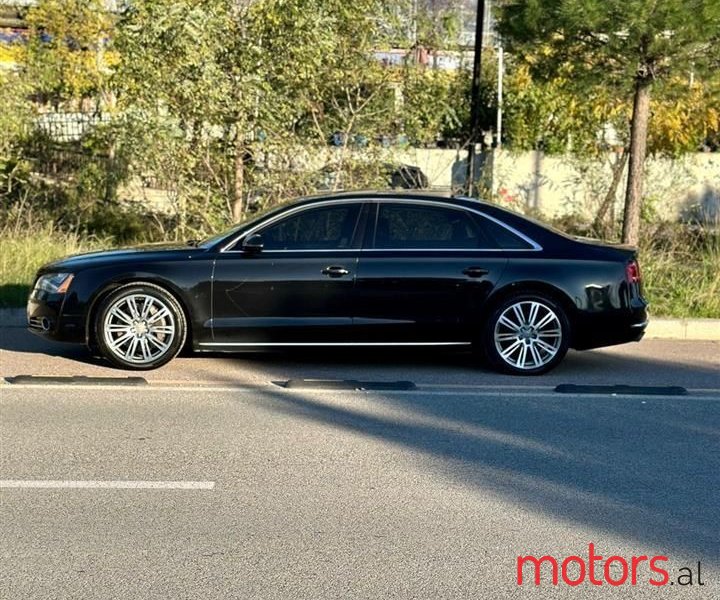 2012' Audi A8 photo #2