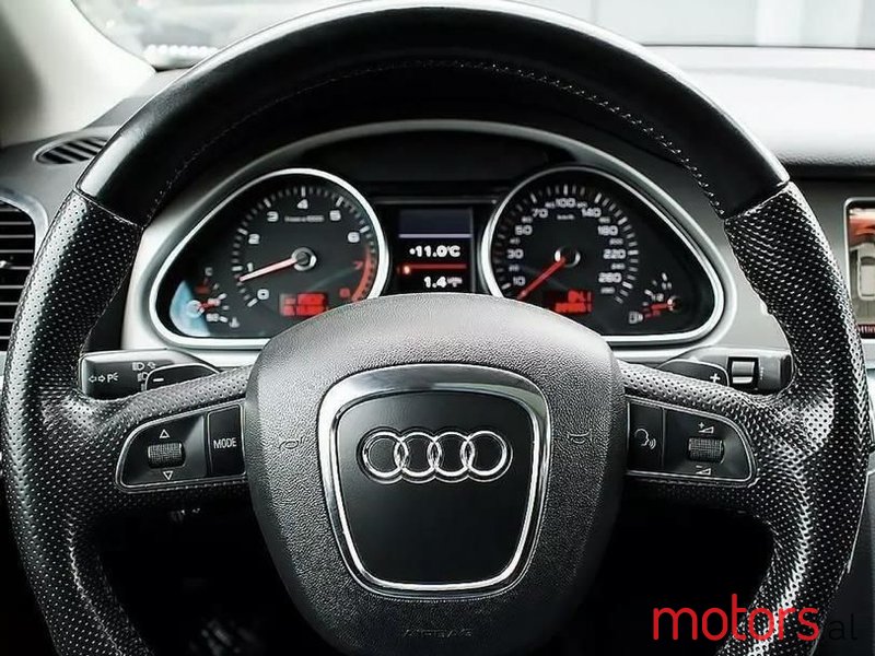 2012' Audi Q7 photo #4