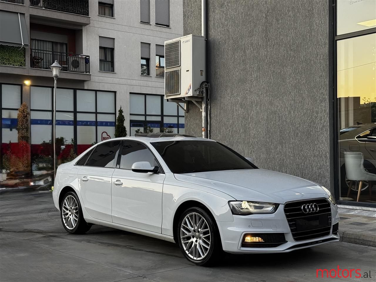 2015' Audi A4 photo #1