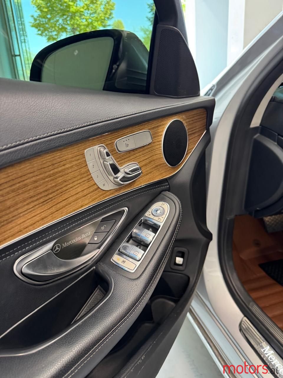 2015' Mercedes-Benz C 220 photo #2
