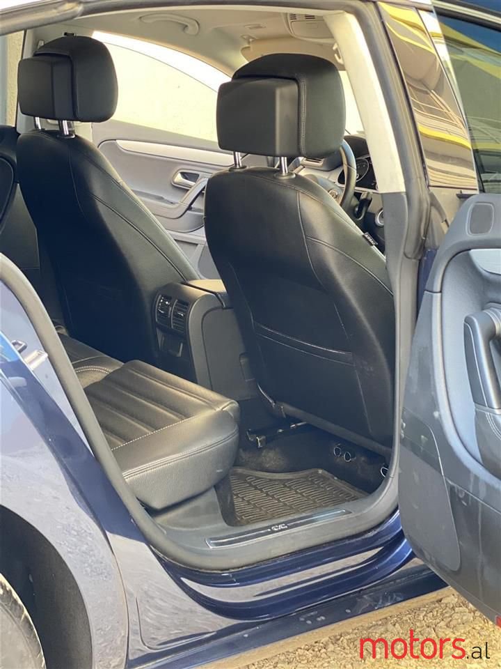 2013' Volkswagen Passat photo #2