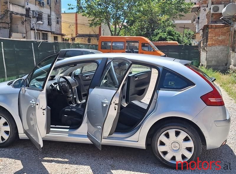 2008' Citroen C4 photo #5