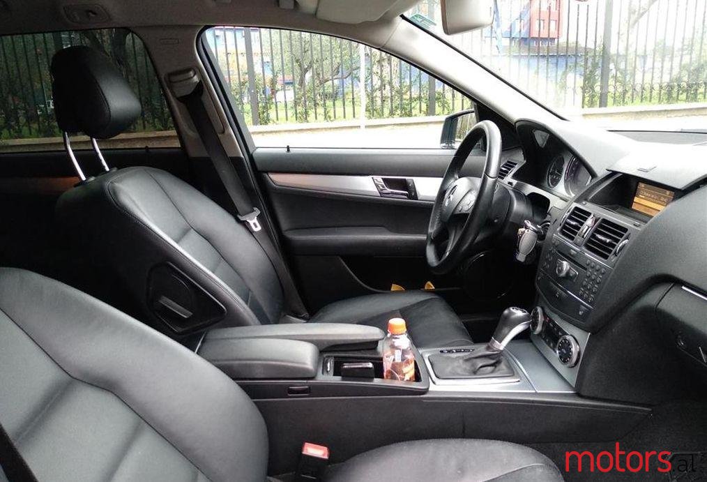 2009' Mercedes-Benz C 220 photo #2