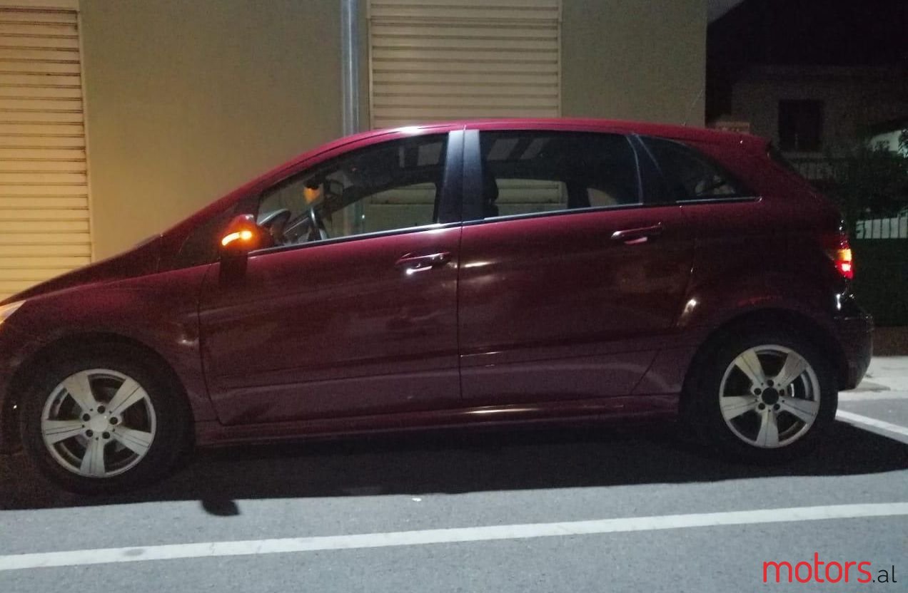 2010' Mercedes-Benz B 200 photo #1