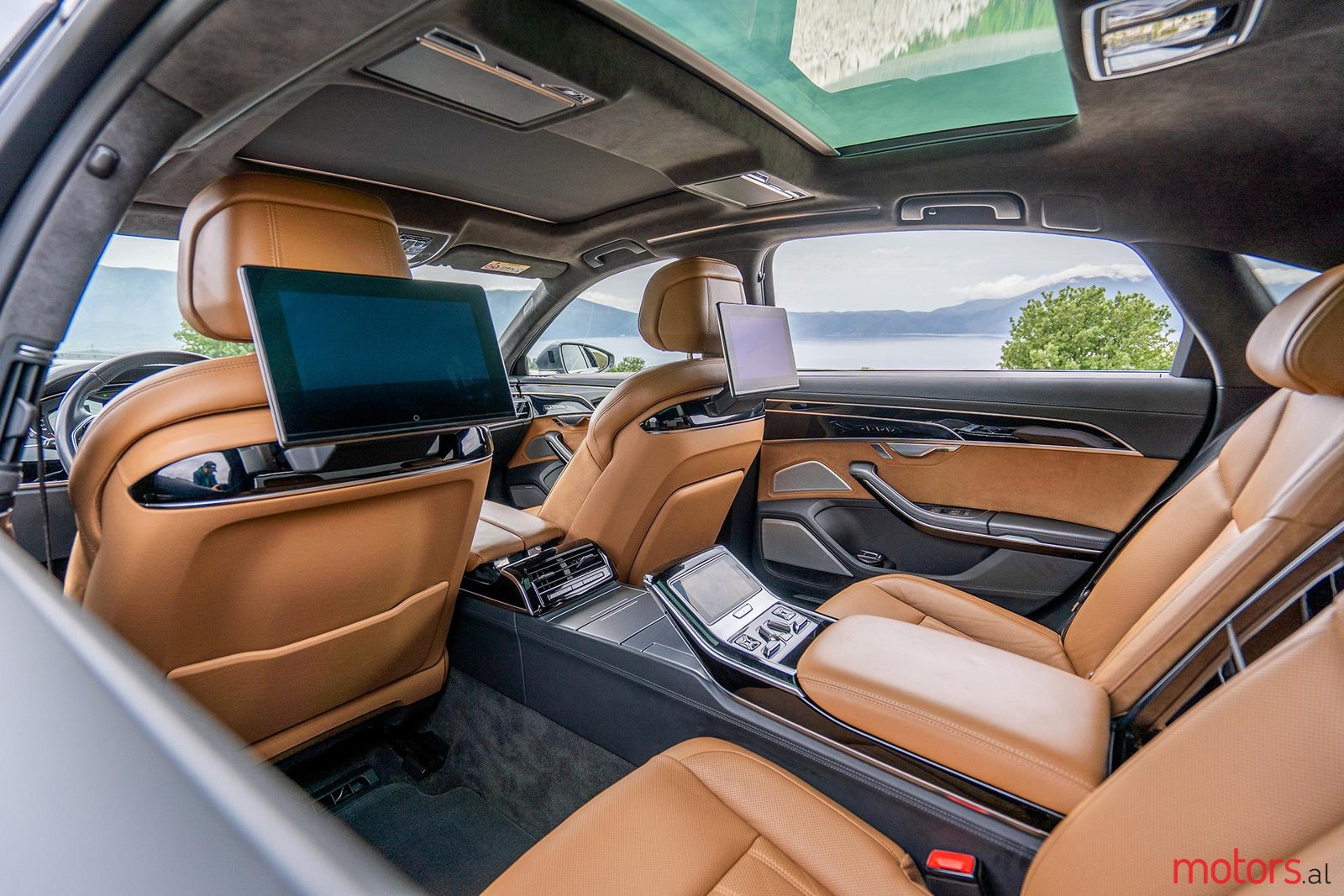 2021' Audi A8 A8L photo #7