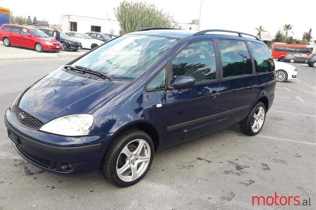 2002' Ford Focus photo #2