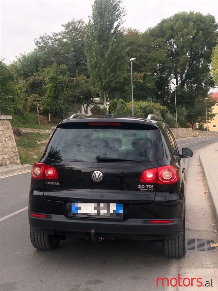 2010' Volkswagen Tiguan photo #4