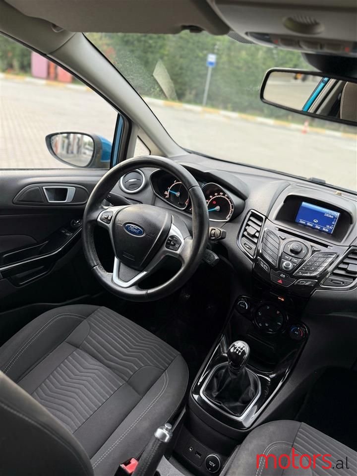 2013' Ford Fiesta photo #2