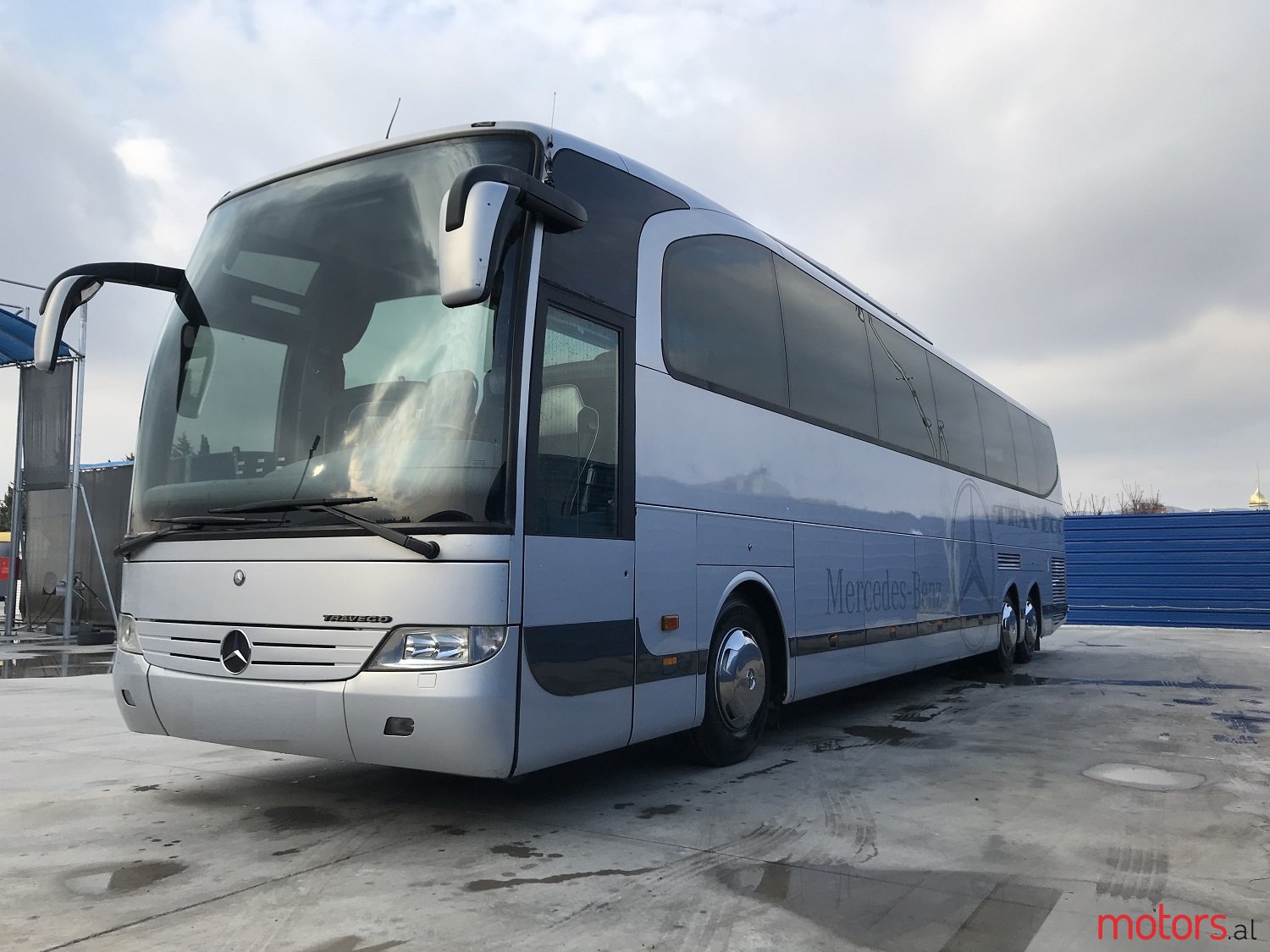 2004' Mercedes-Benz TRAVEGO 17RHD photo #2