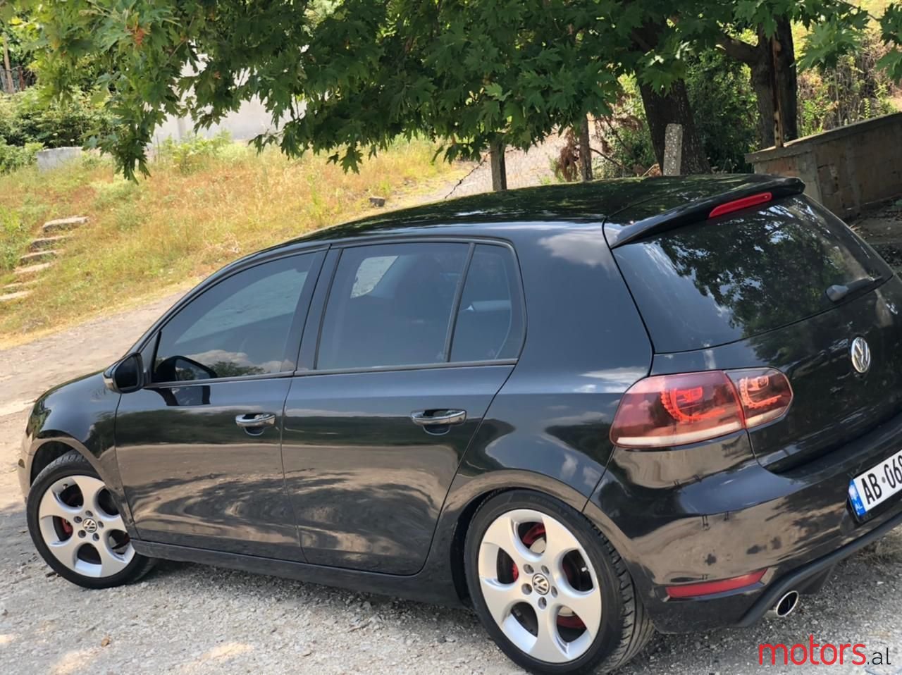 2010' Volkswagen Golf photo #4