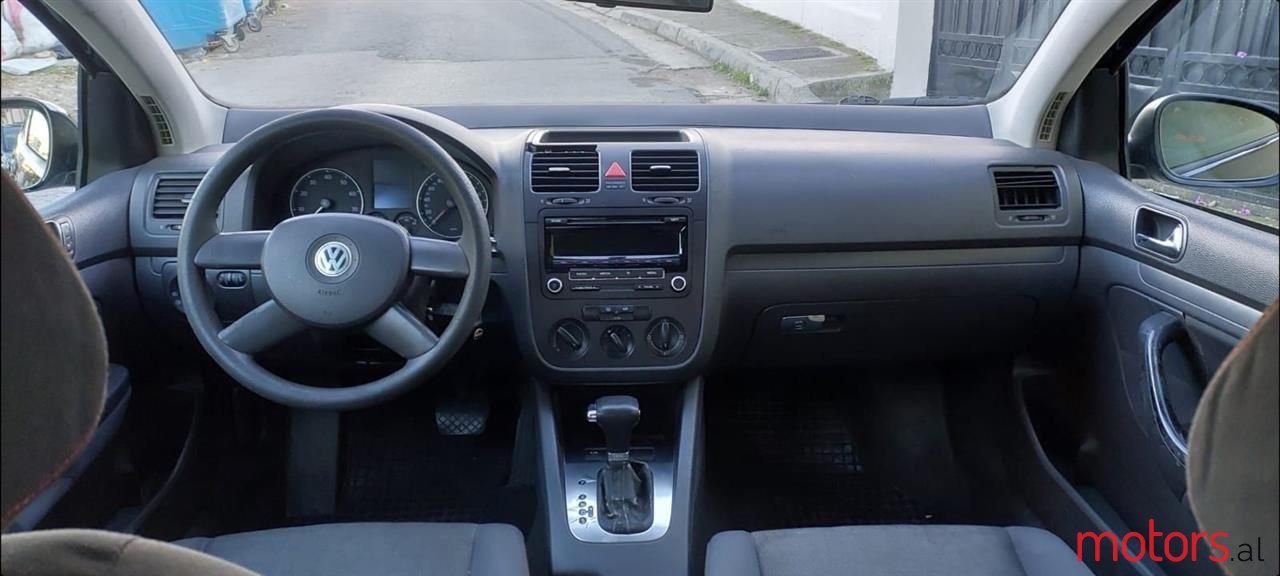 2005' Volkswagen Golf photo #5
