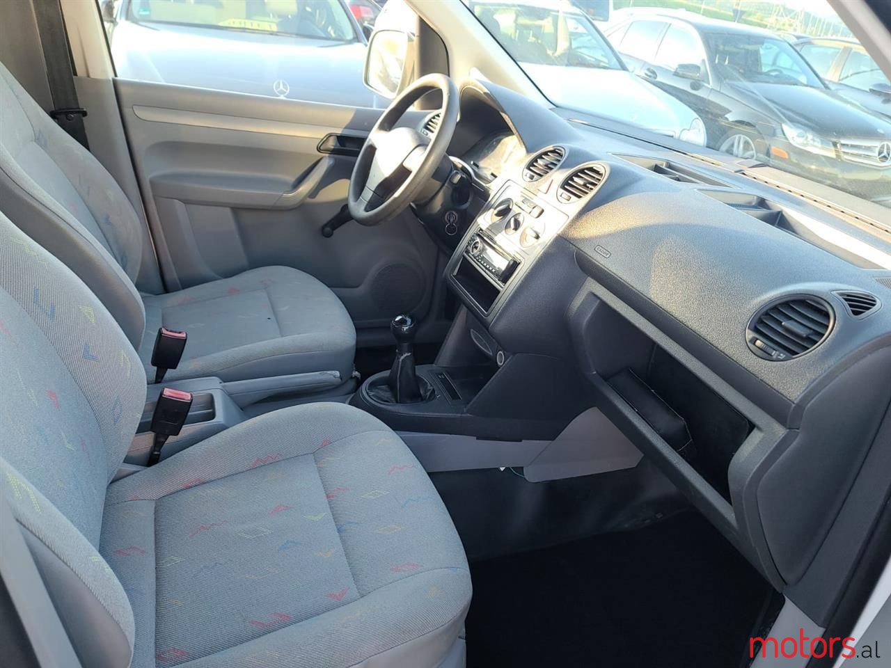 2009' Volkswagen Caddy photo #2