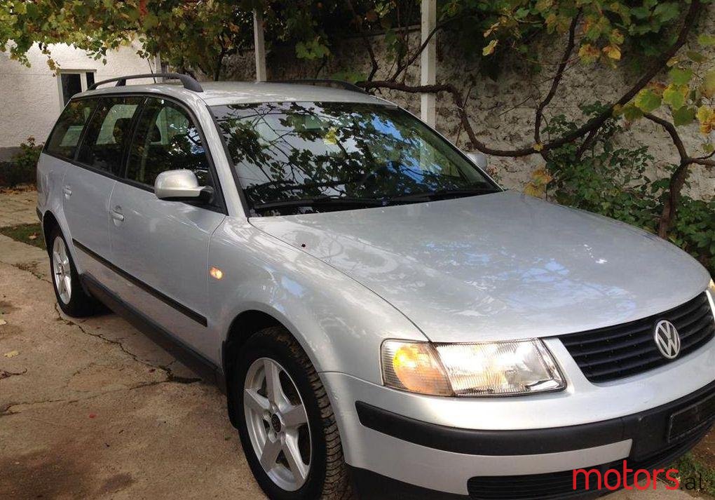 2000' Volkswagen Passat photo #1