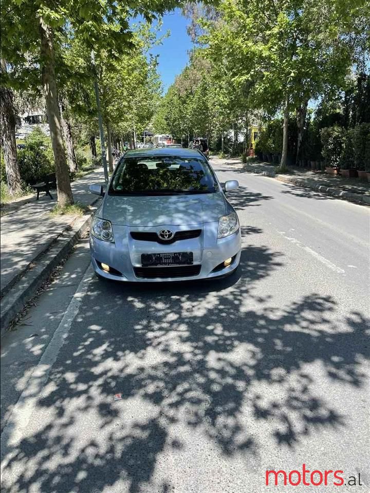 2008' Toyota Auris photo #1
