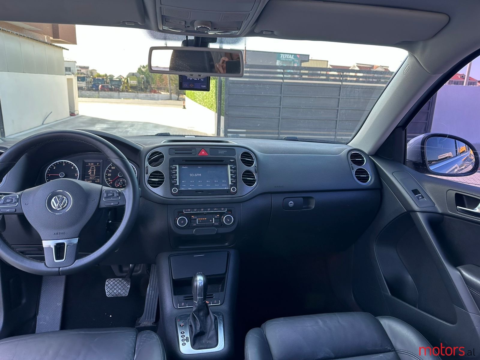 2011' Volkswagen Tiguan VOLKSWAGEN Tiguan full options photo #4