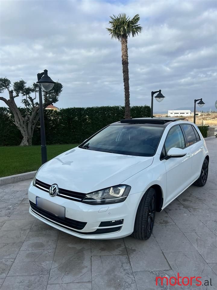 2015' Volkswagen Golf photo #1