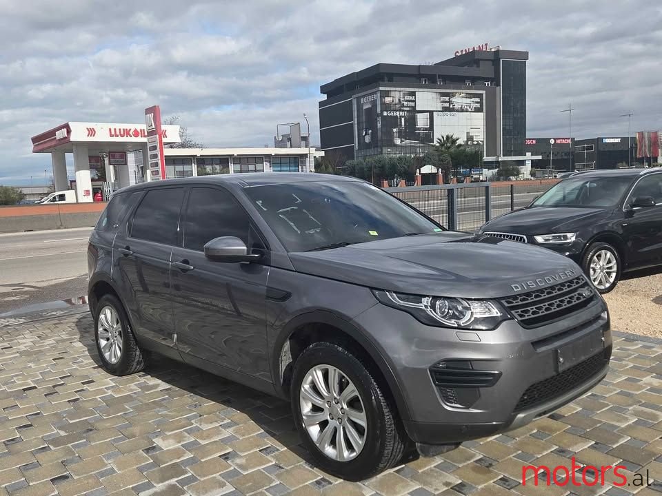2016' Land Rover Discovery Sport photo #2