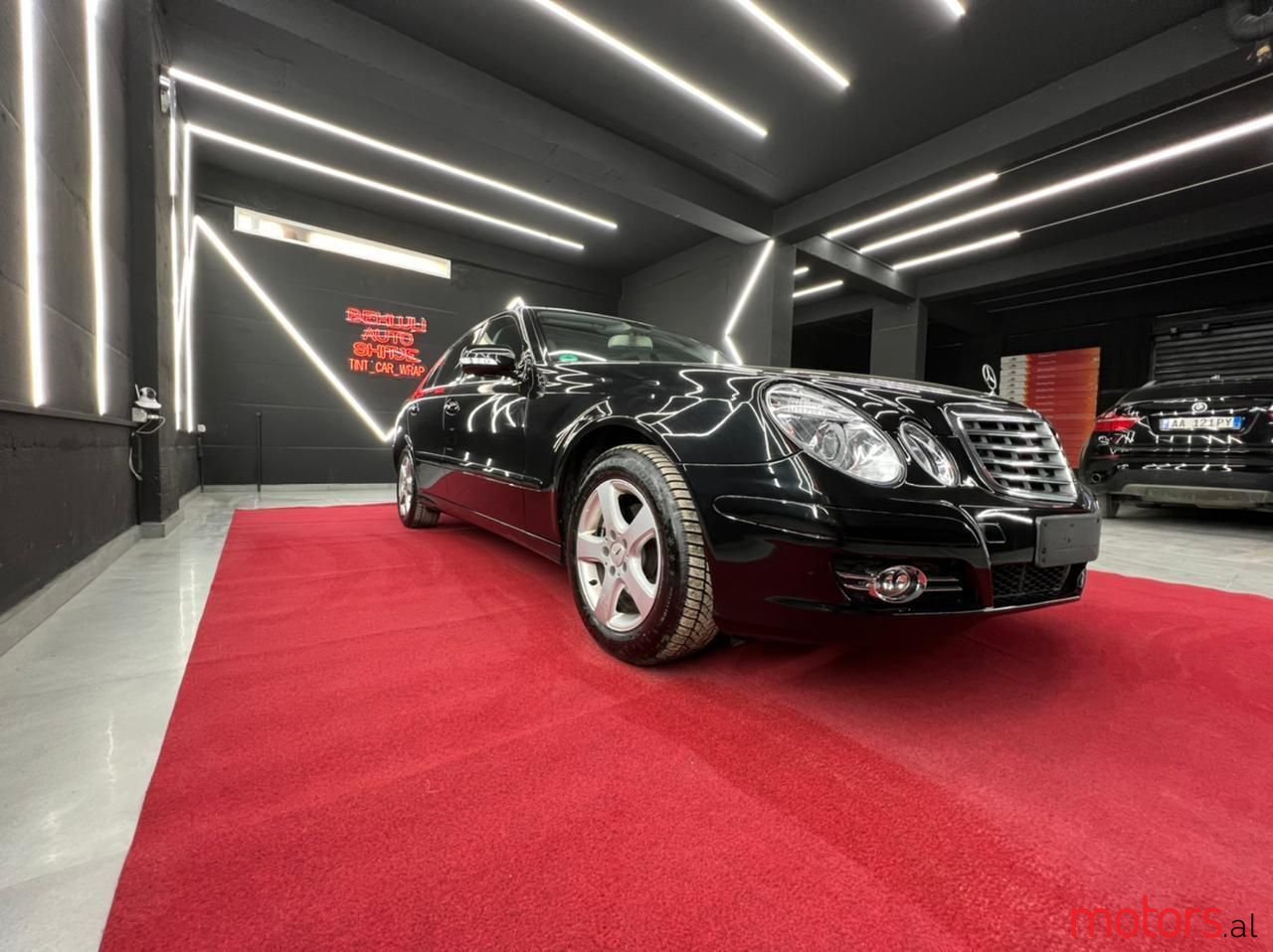 2007' Mercedes-Benz E 200 photo #2