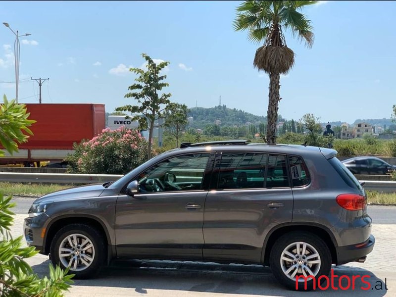 2013' Volkswagen Tiguan photo #5