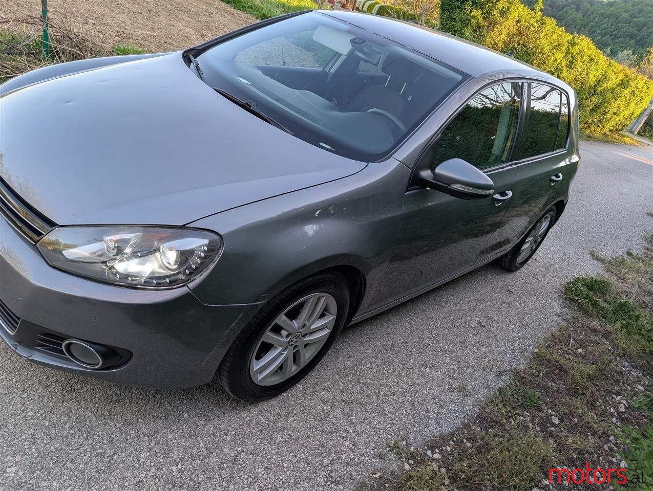 2011' Volkswagen Golf photo #4