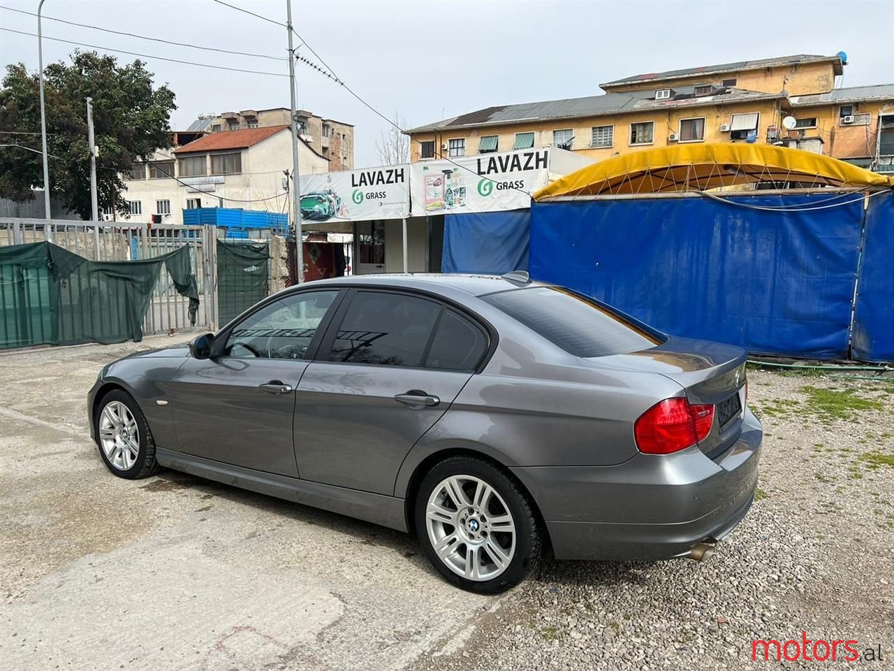 2010' BMW 320 photo #4