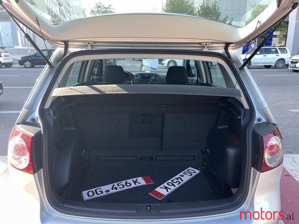 2009' Volkswagen Golf Plus photo #2