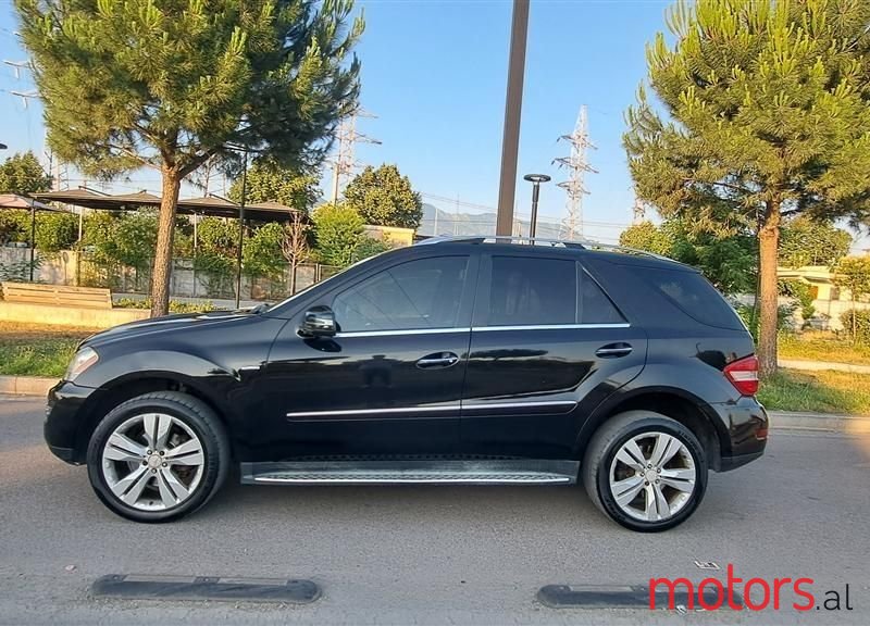 2011' Mercedes-Benz ML 350 photo #2