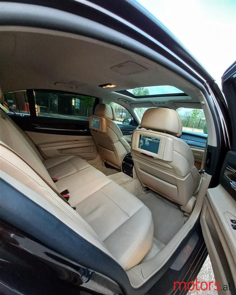 2010' BMW 740 photo #6