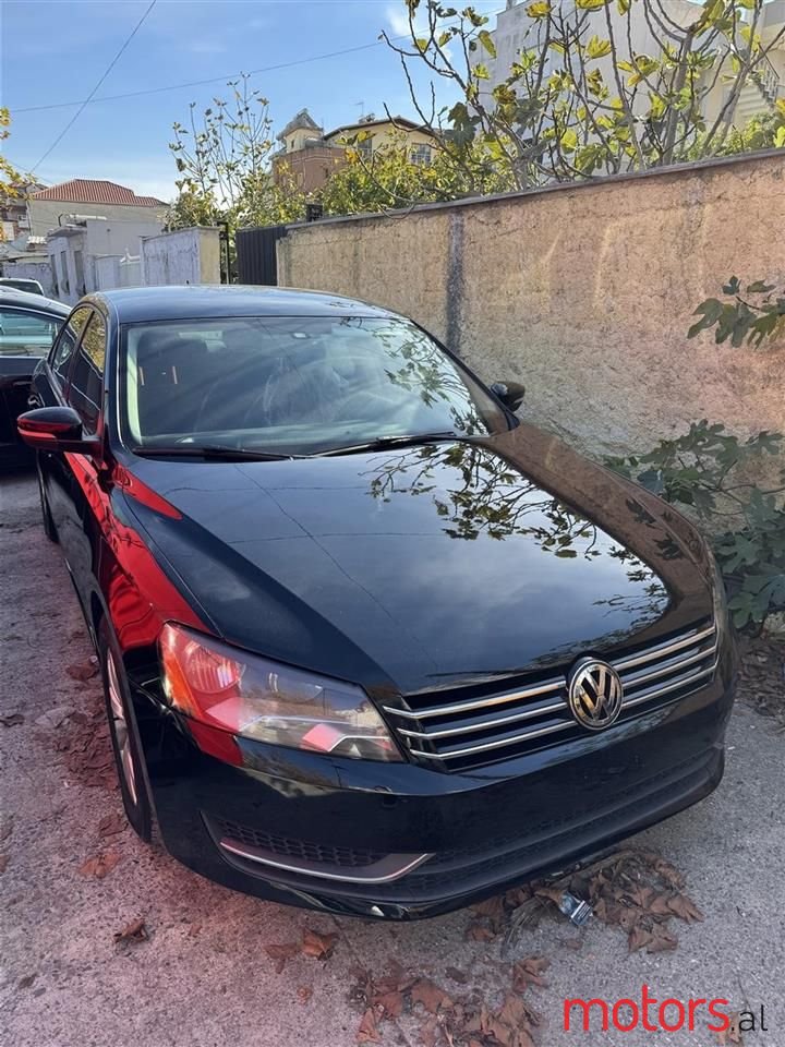 2014' Volkswagen Passat photo #2