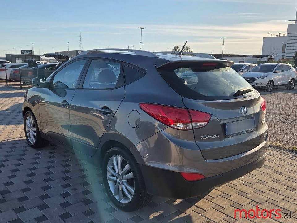 2010' Hyundai Tucson photo #3