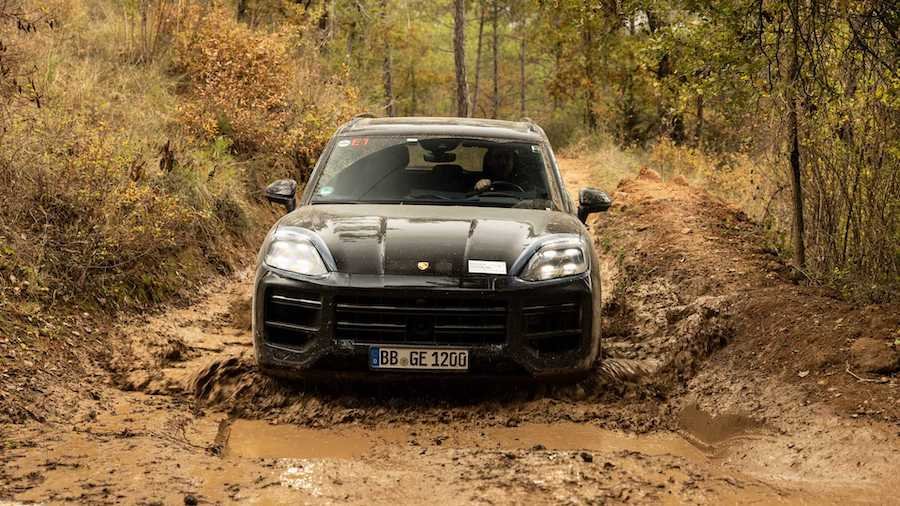 Porsche Cayenne Electric Officially Announced, Coming After 2025