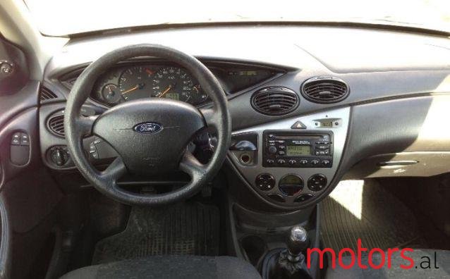 2000' Ford Focus photo #2