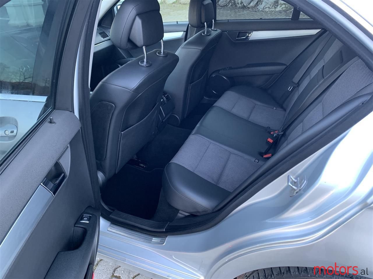 2007' Mercedes-Benz 220 photo #3