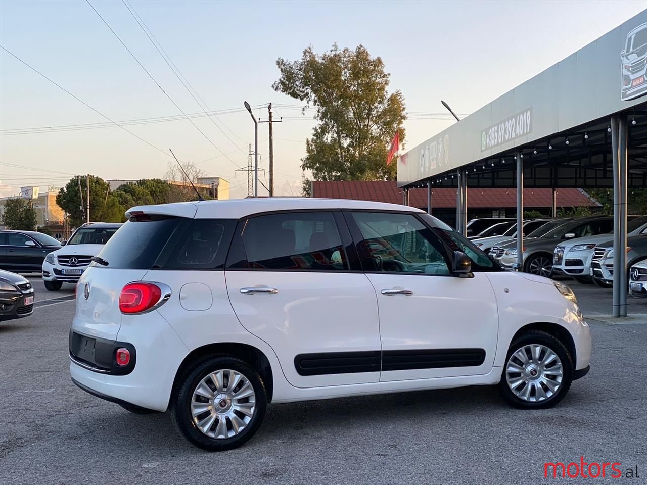 2013' Fiat 500L photo #5