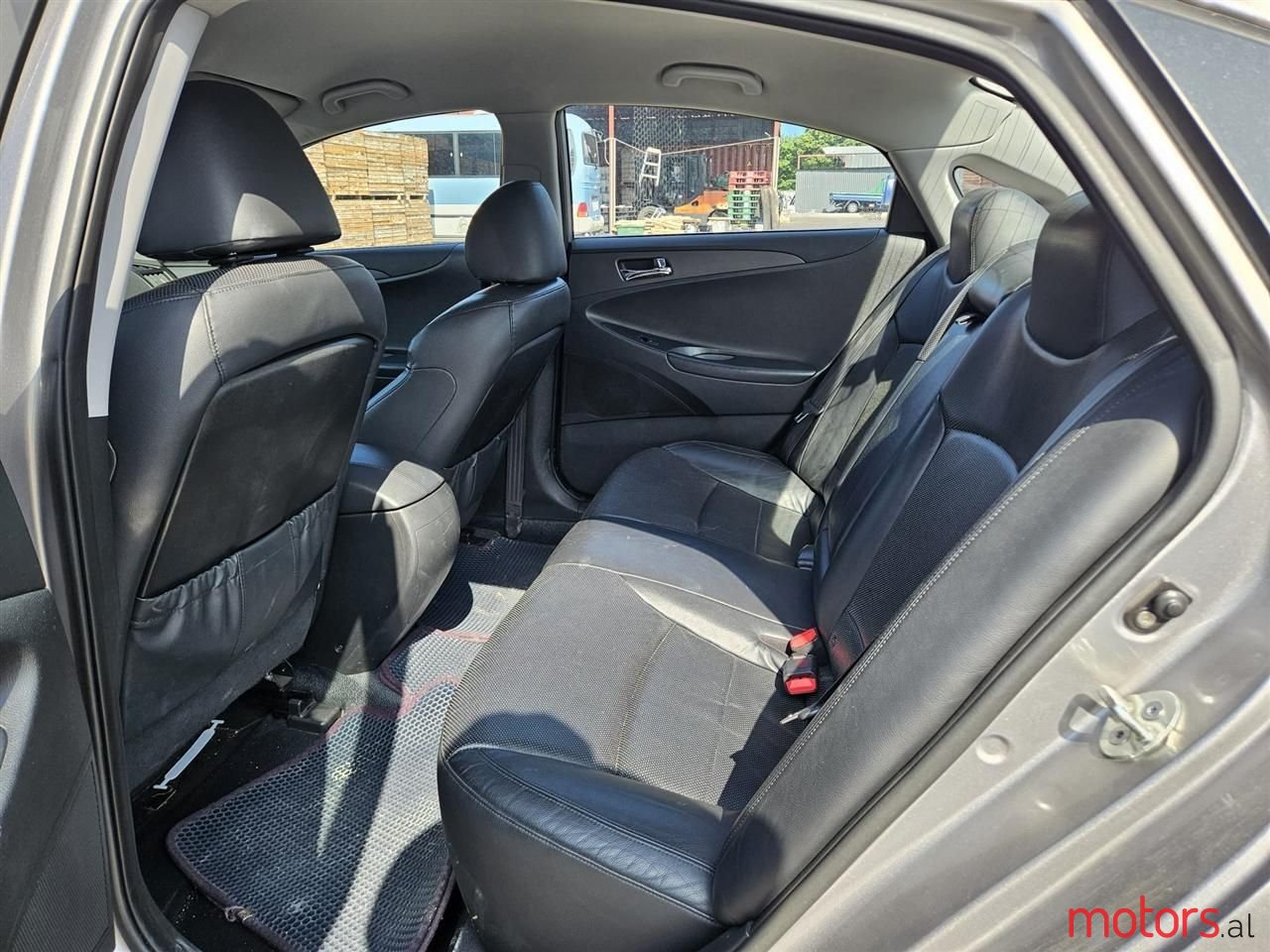 2010' Hyundai Sonata photo #6