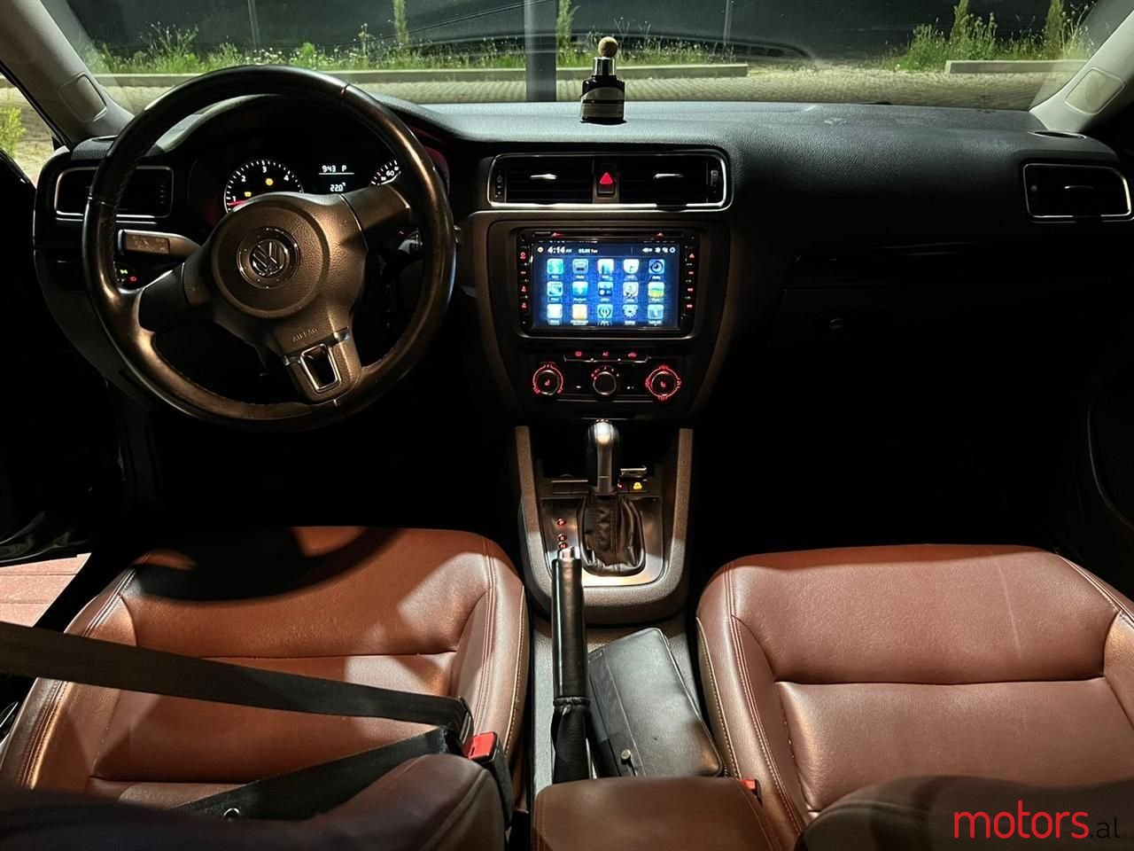 2012' Volkswagen Jetta photo #4