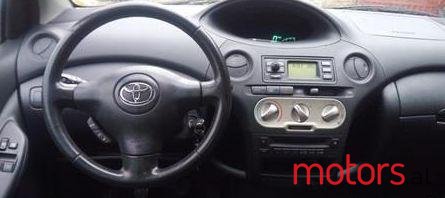 2004' Toyota Yaris photo #2