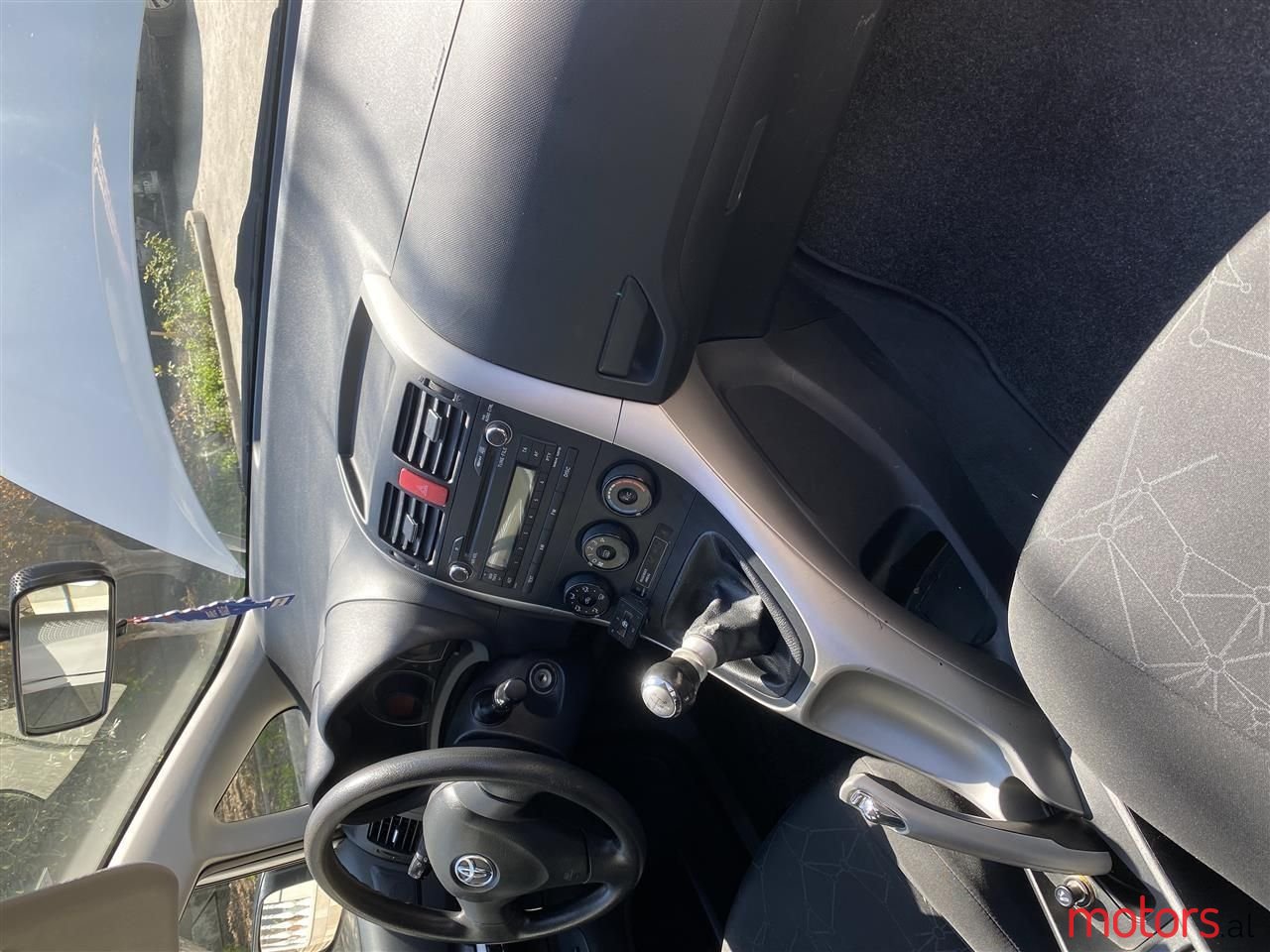 2010' Toyota Auris photo #5